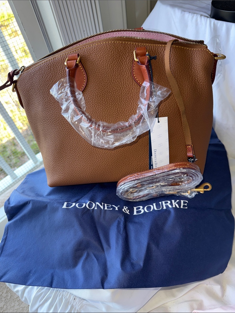 NWT - Dooney & Bourke Dillon Satchel Caramel Pebbled Leather. - Picture 4 of 7